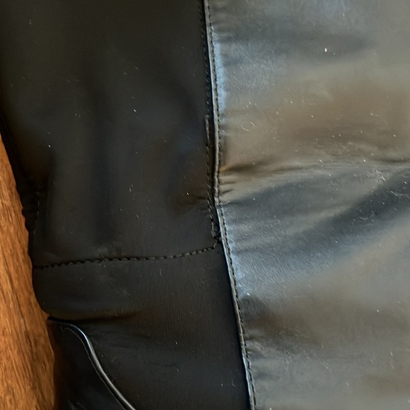 Pull on knee high bootss - Picture 3 of 4